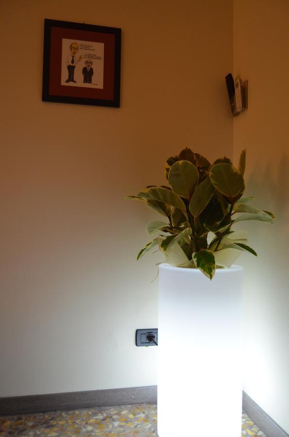 Bed And Breakfast Bissolati Brescia Extérieur photo